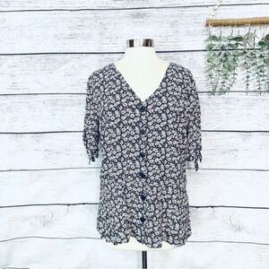 3/$22🩶  Loft Ditsy Floral Print Top Women's Blouse Flowers T Shirt Tie Sleeve 14